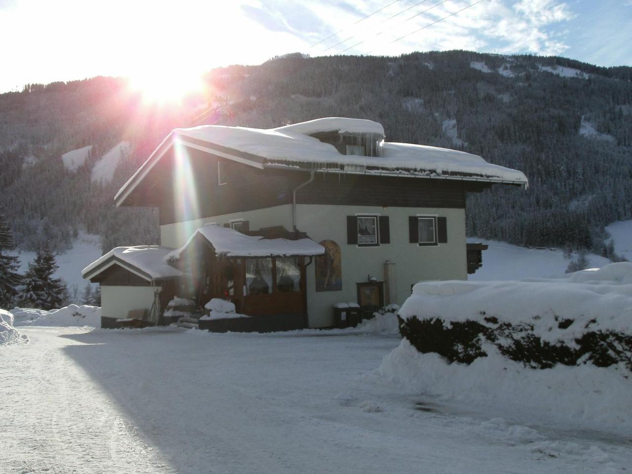Hotel Gaestehaus Zum Tauern Radstadt Zewnętrze zdjęcie